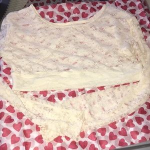 Long sleeve lace half tee